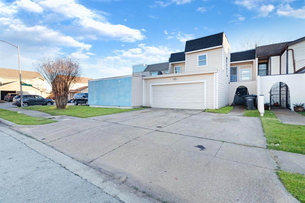 4511 Alamosa - Photo 1