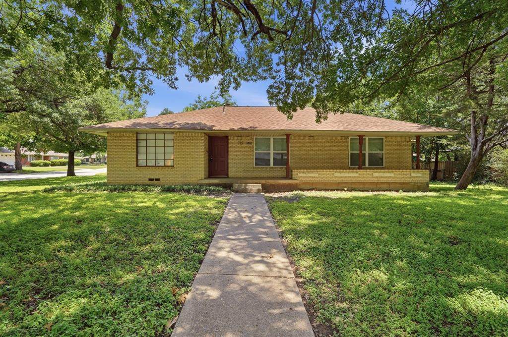 2806 Atoll Drive - Photo 1