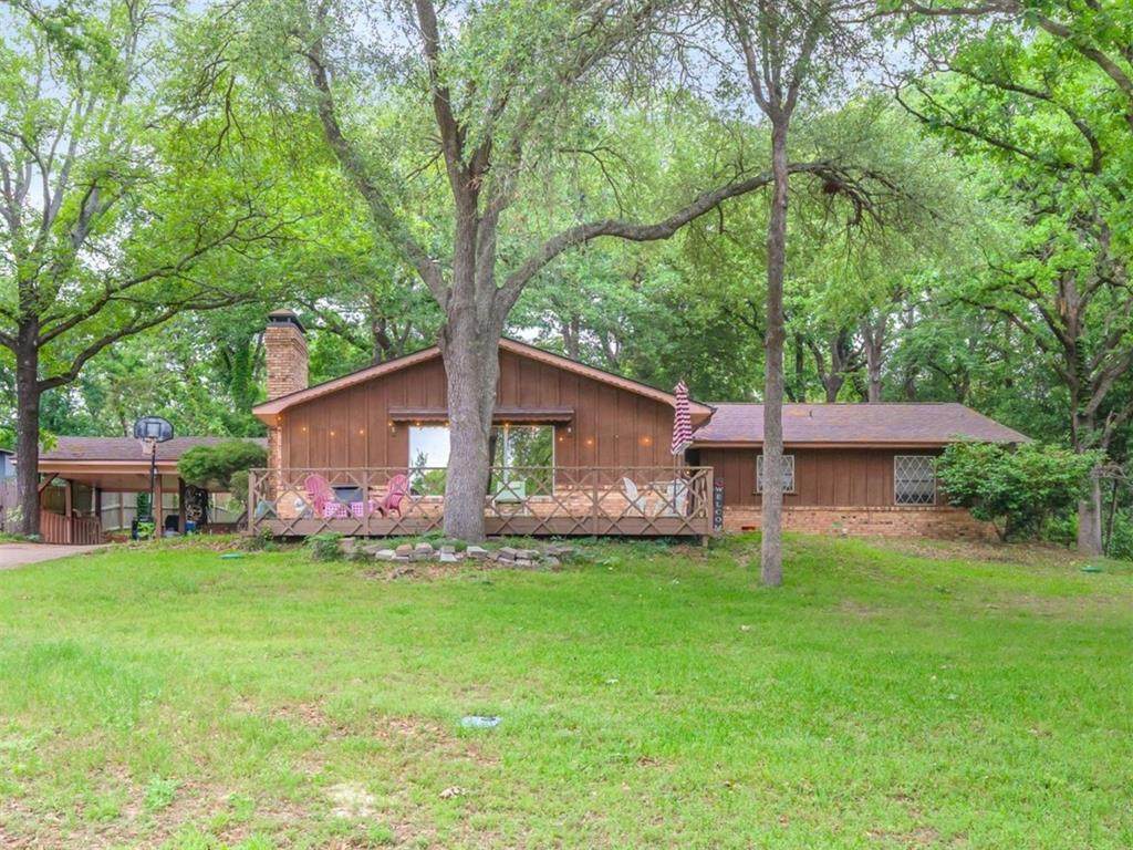 529 Woodside Drive - Photo 1