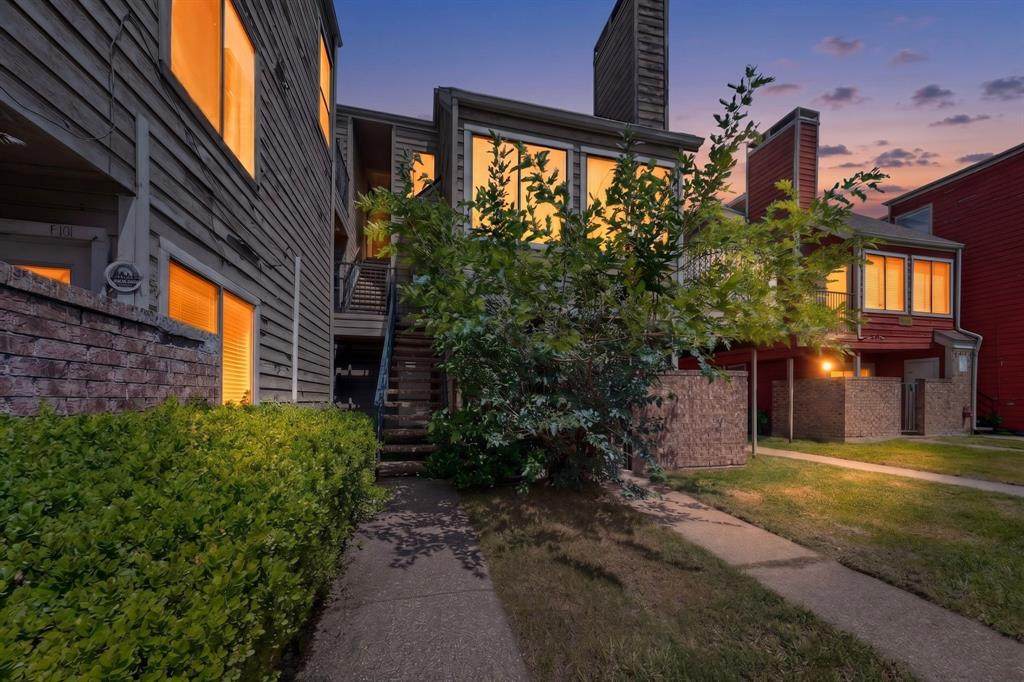 9811 Walnut Street - Photo 1