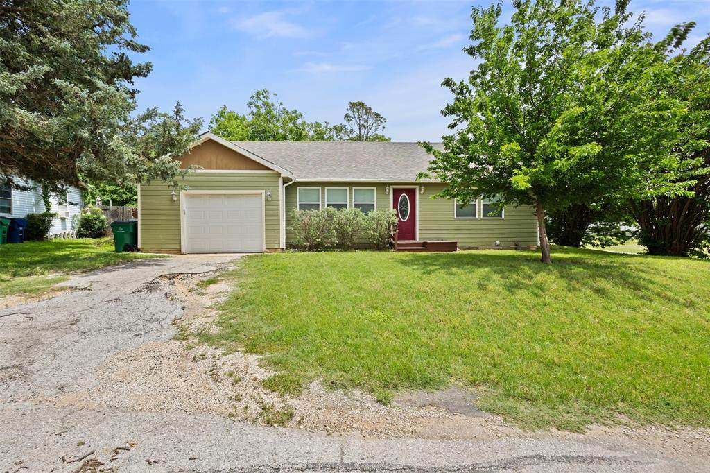 107 Flower Lane - Photo 1