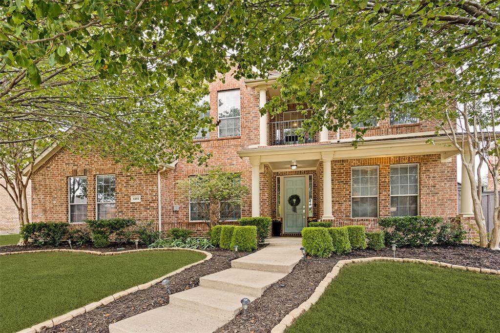 1401 Farmington Drive - Photo 1