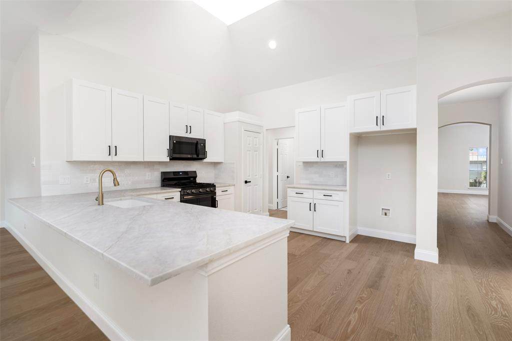 9113 Warren Drive - Photo 1