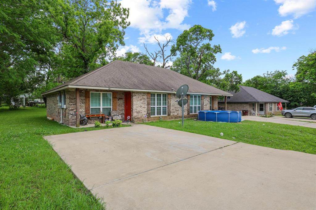 704 Seven Oaks Road - Photo 1