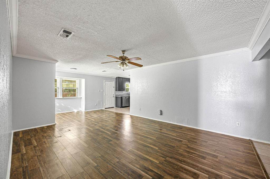606 Circleview Drive - Photo 1