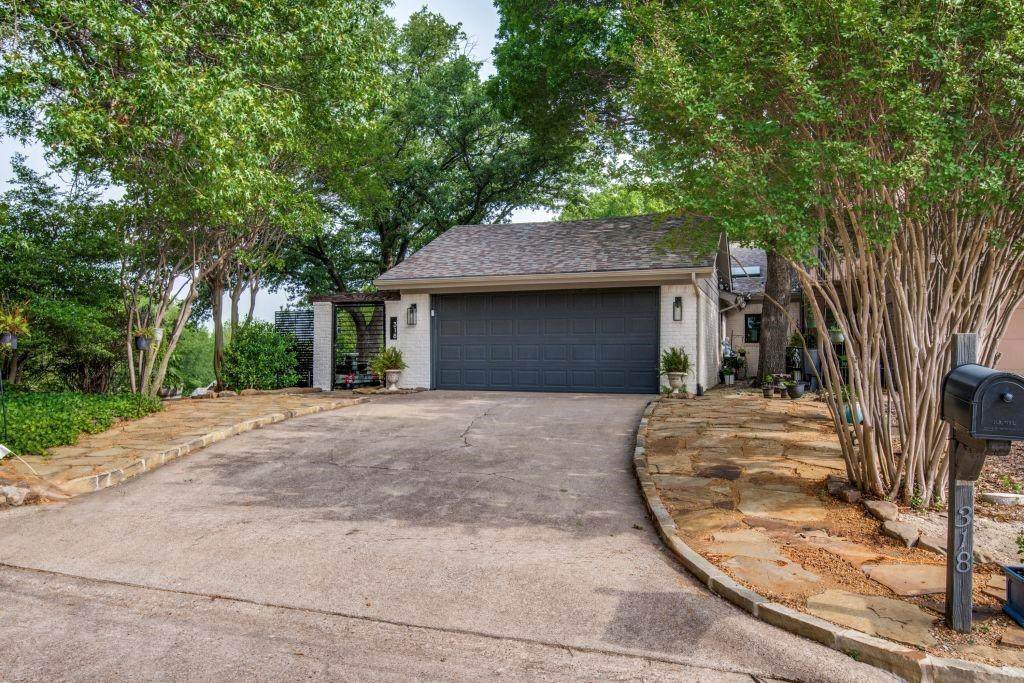 318 Columbia Drive - Photo 1