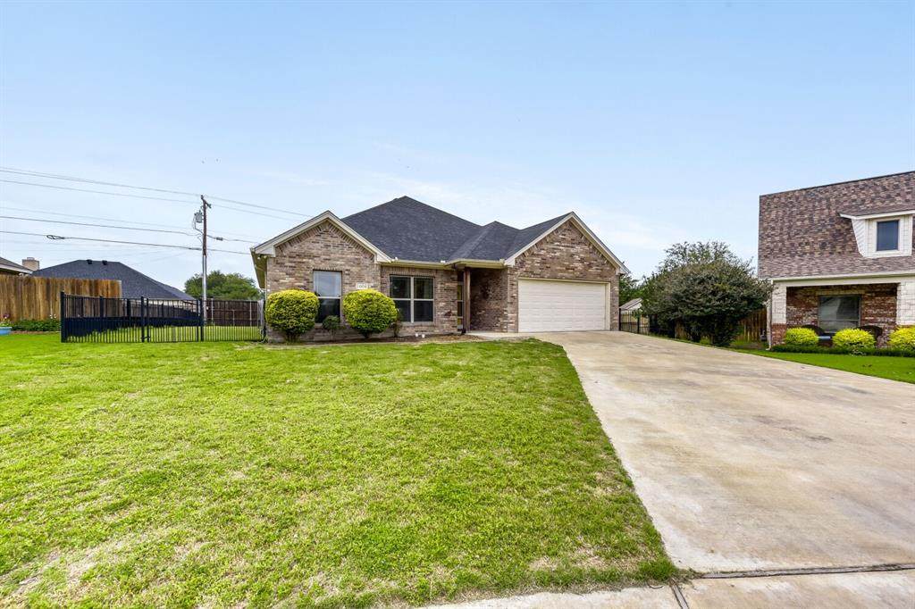 1604 Belle Plain Drive - Photo 1