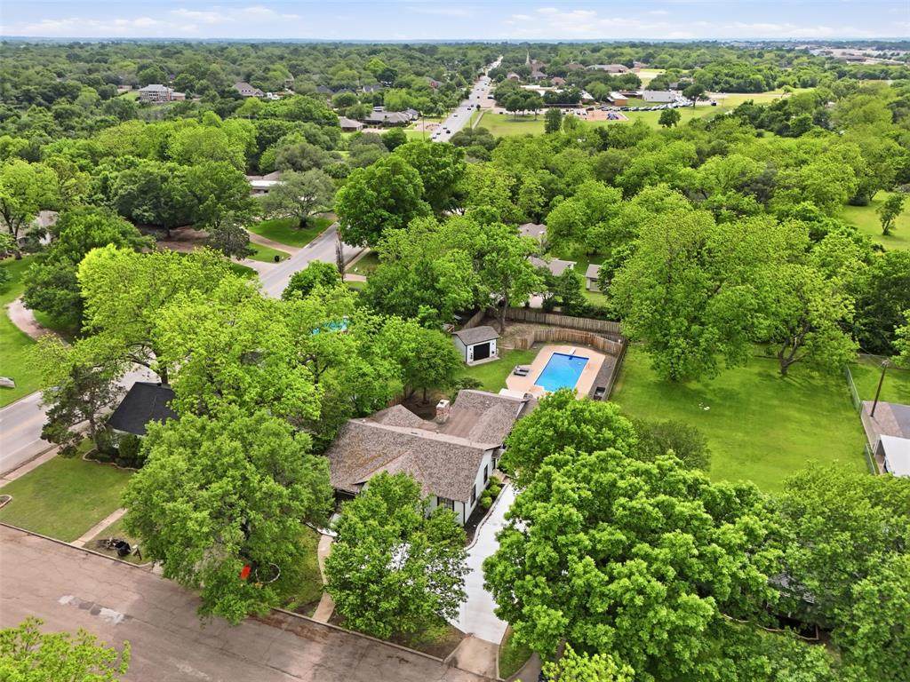 216 Sunset Drive - Photo 1