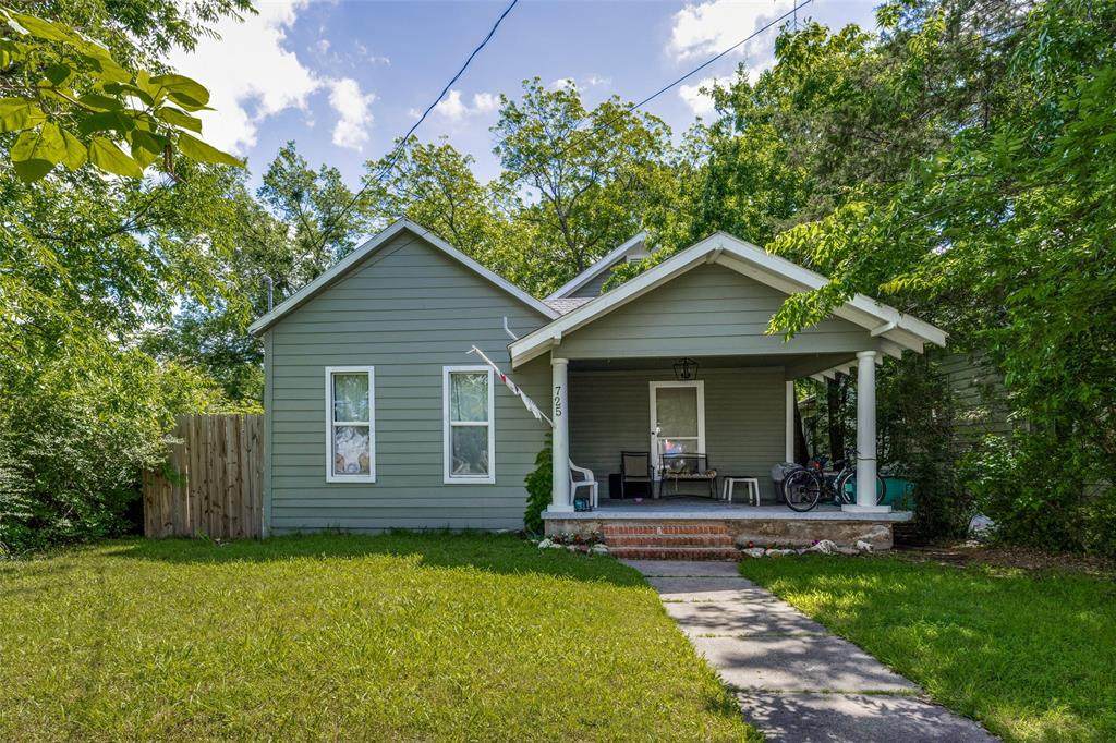 725 Walnut Street - Photo 1