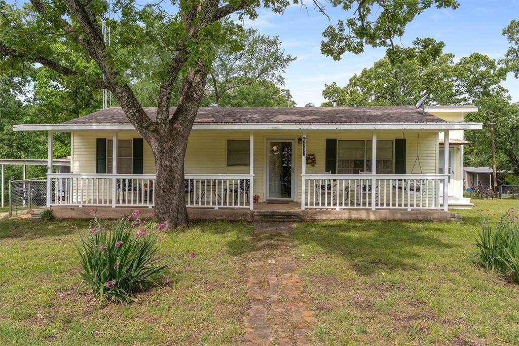 6111 County Road 2610 - Photo 1