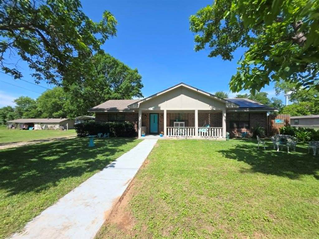 900 8th Avenue - Photo 1