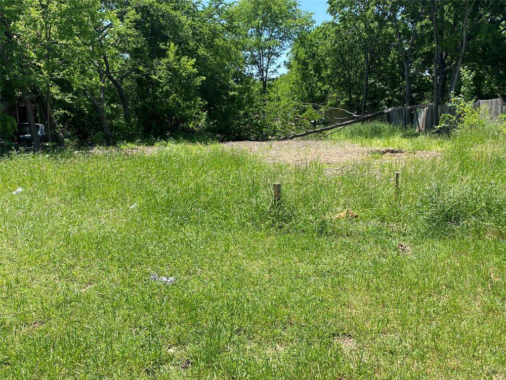 812 14th Street - Photo 1