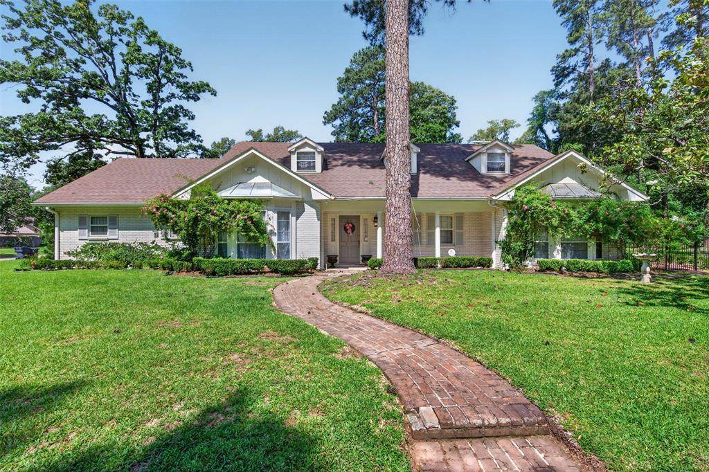 634 Balmoral Drive - Photo 1