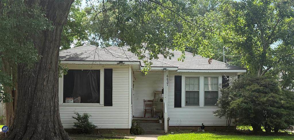 4437 Clingman - Photo 1