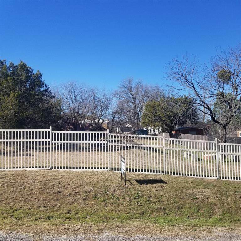 2206 Beverly Drive - Photo 1