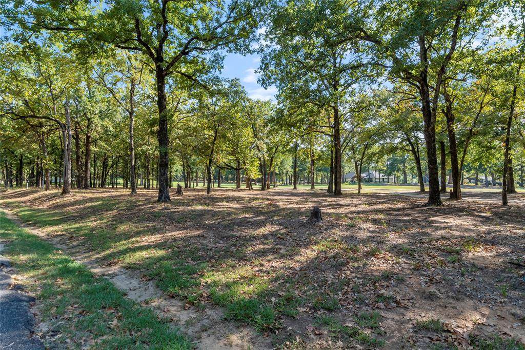 221 Colonial Drive - Photo 1