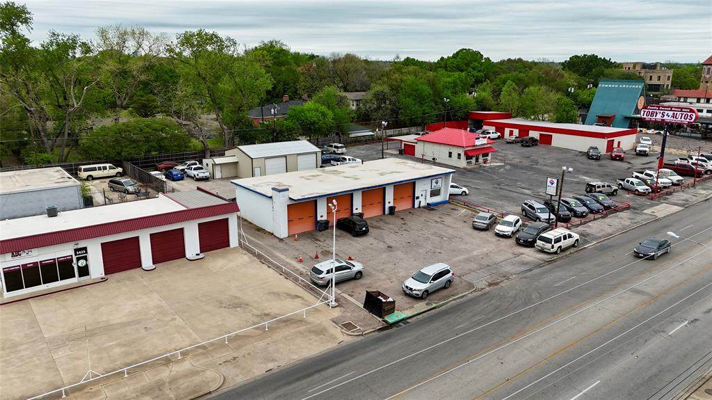 3421 Franklin Avenue - Photo 1
