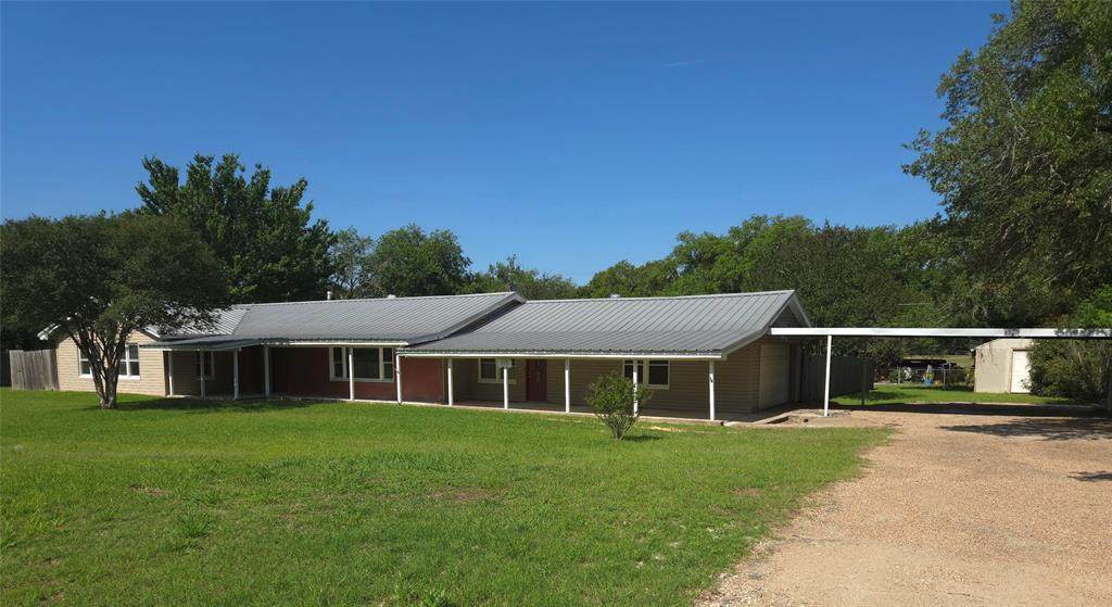 918 Varella Street - Photo 1