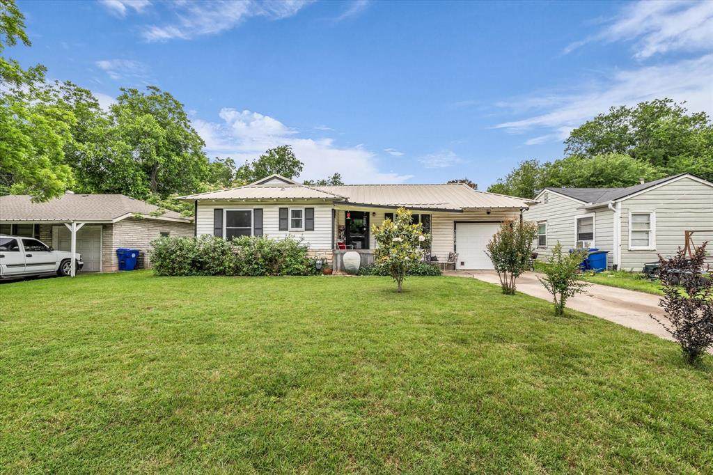 2004 40th Street - Photo 1
