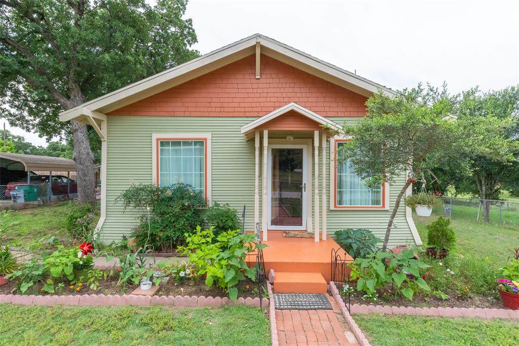 208 Frost Street - Photo 1