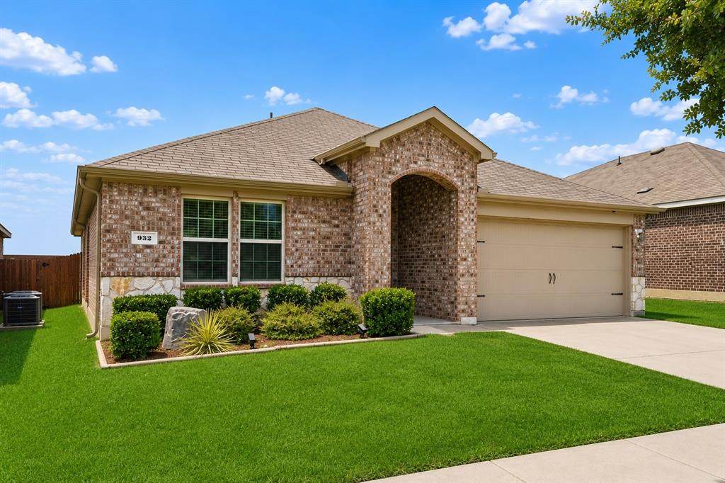 932 Juno Lane - Photo 1