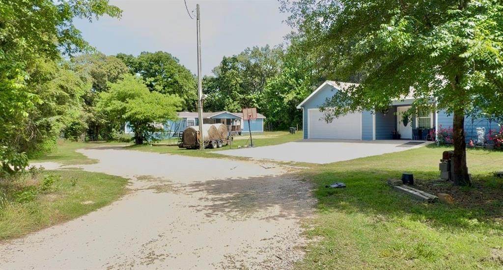 8261 County Road 381 - Photo 1