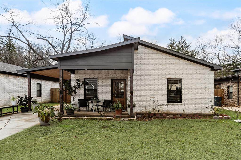 718 Crawford Street - Photo 1