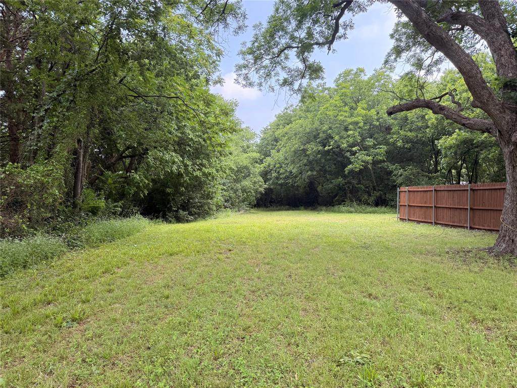 113 Davis Street - Photo 1