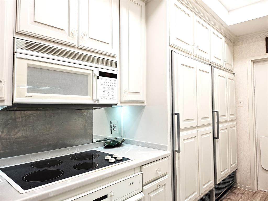 6335 Northwest Highway - Photo 1