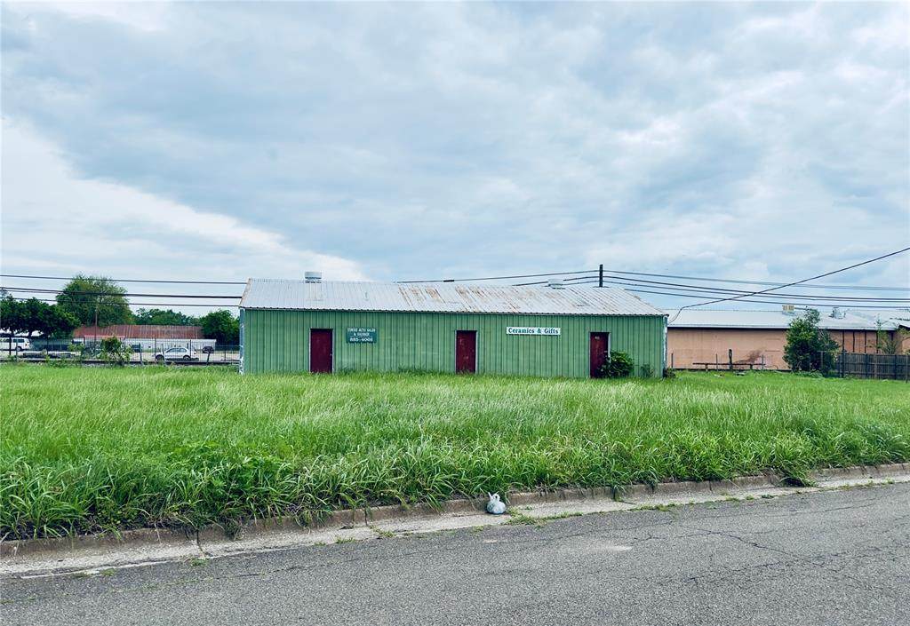 300 Hinnant Street - Photo 1