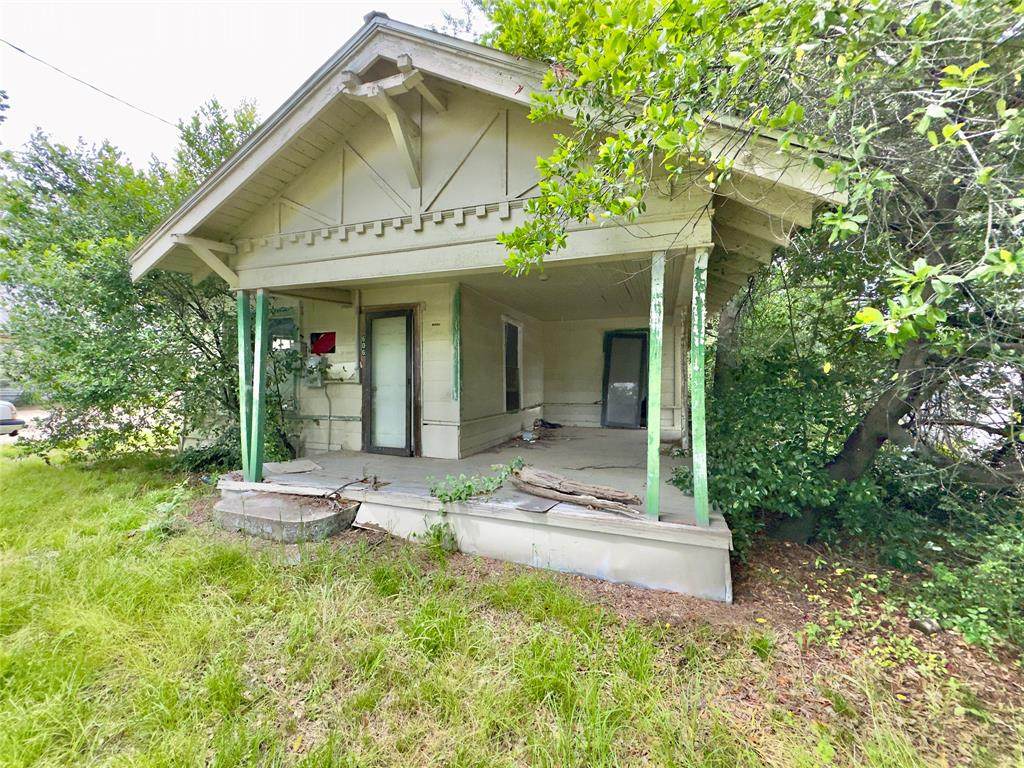 606 Houston Street - Photo 1