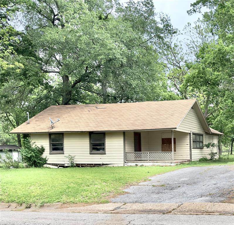 228 League Street - Photo 1