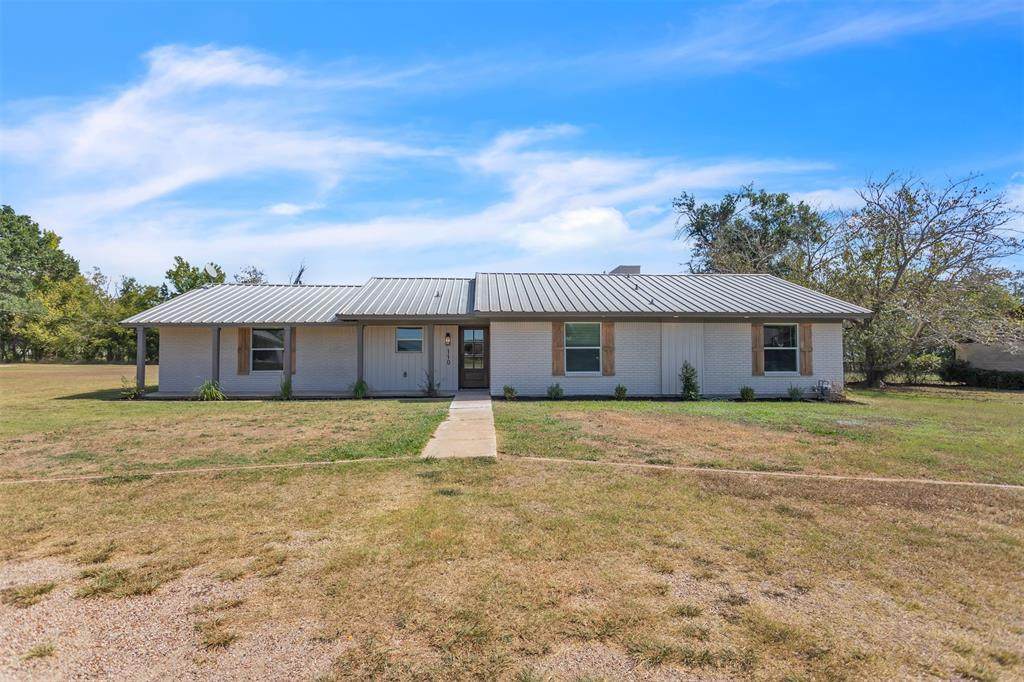 110 Twin Circle - Photo 1