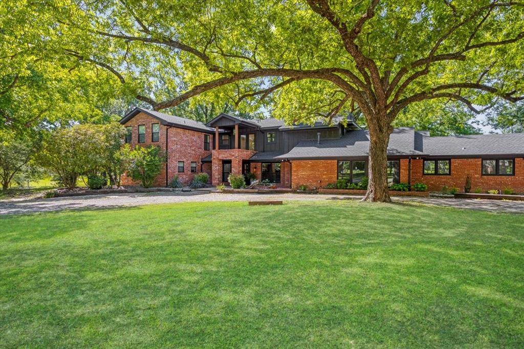 1000 Yorkshire Drive - Photo 1