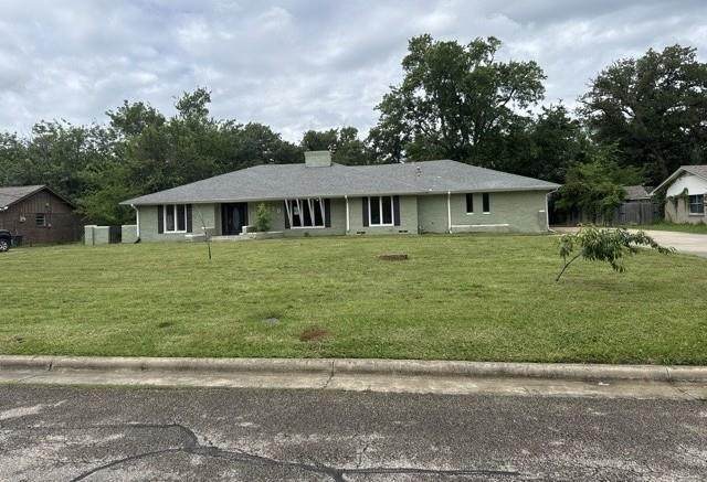 320 Highland Drive - Photo 1