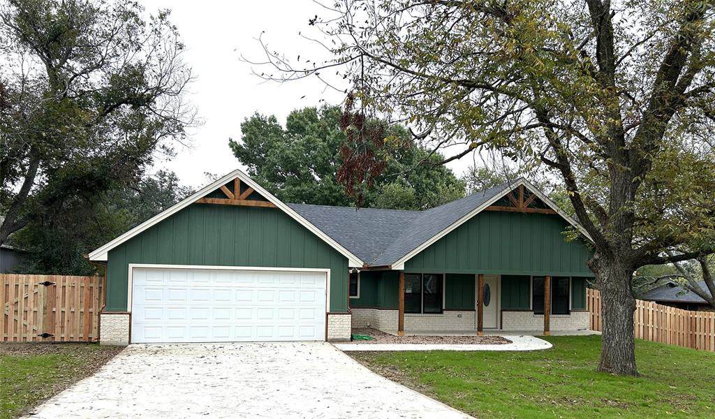 405 6th Street - Photo 1