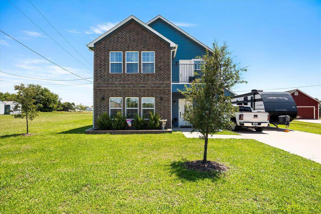 220 Swan Parkway - Photo 1