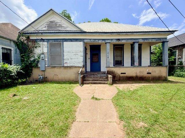 819 10th Street - Photo 1