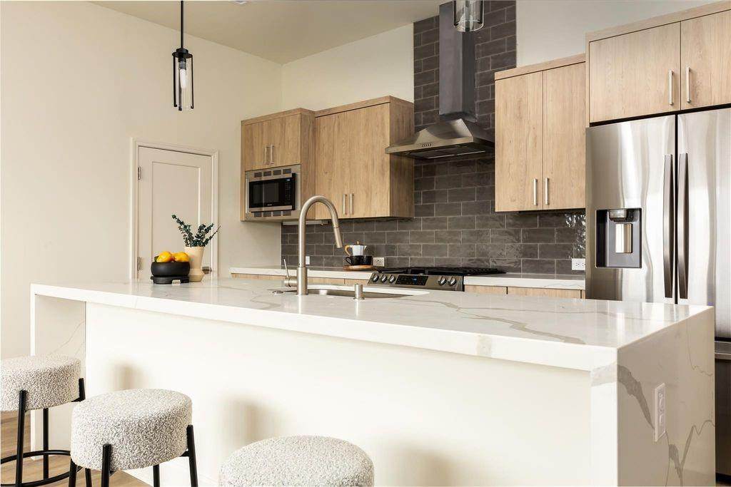 1901 Harwood Street - Photo 1
