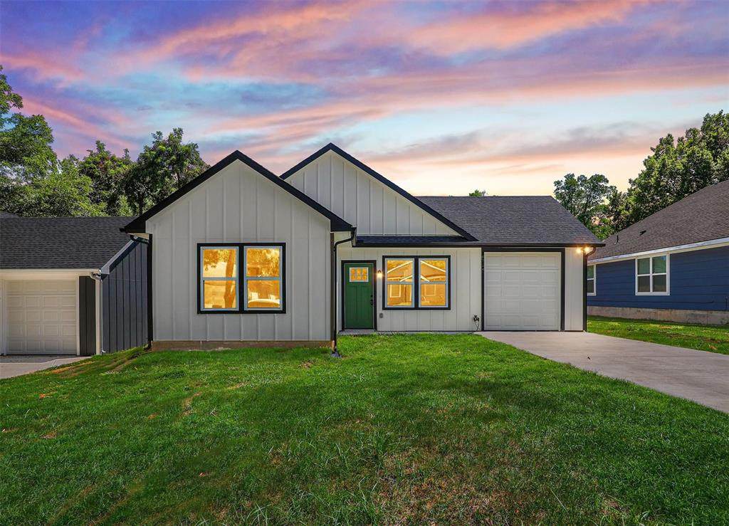 512 Heron Street - Photo 1