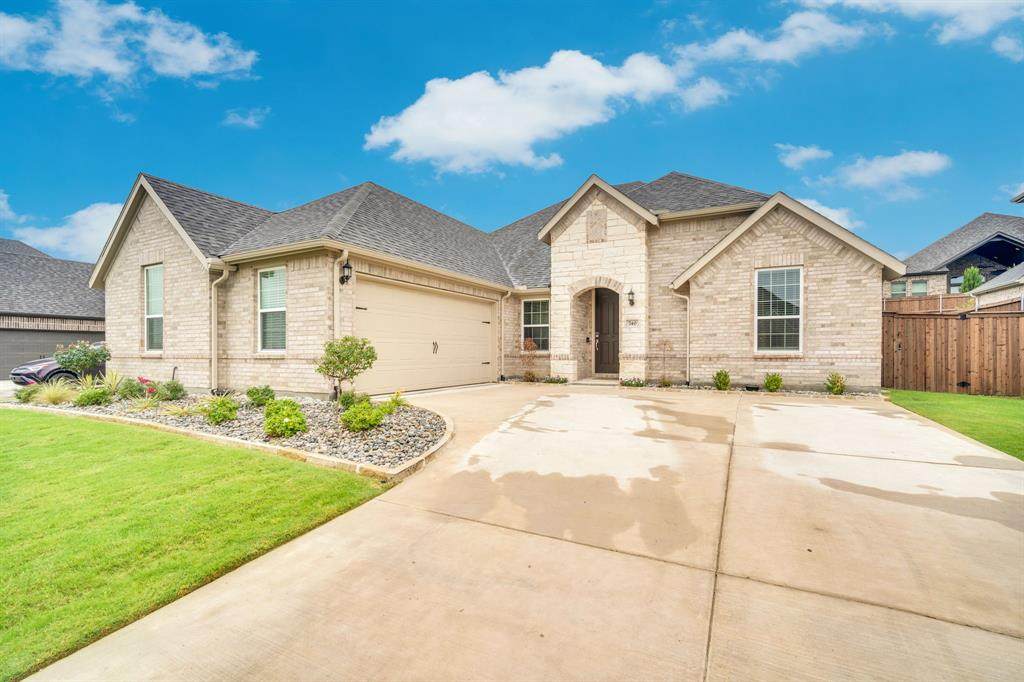 740 Brozgold Avenue - Photo 1