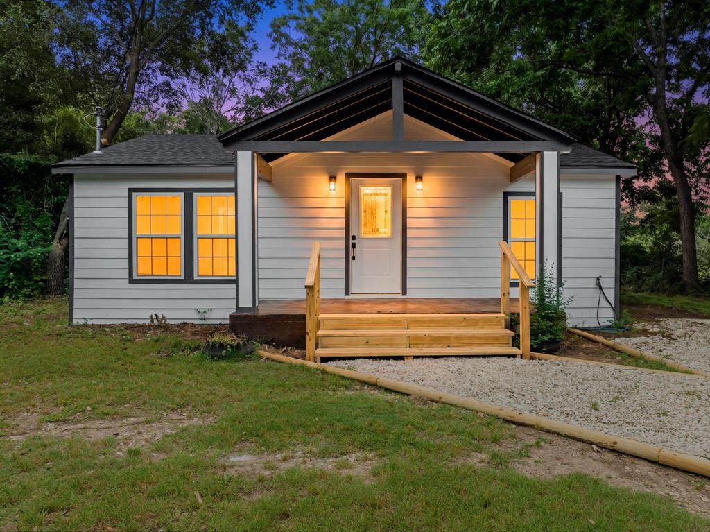 3313 3rd Street - Photo 1
