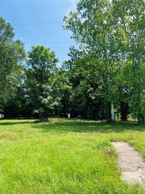 610 6th Street - Photo 1