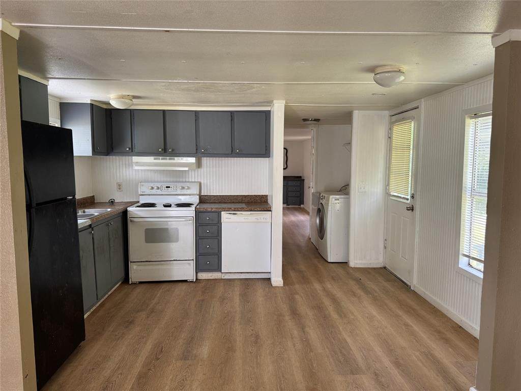 204 Tarrant Street - Photo 1