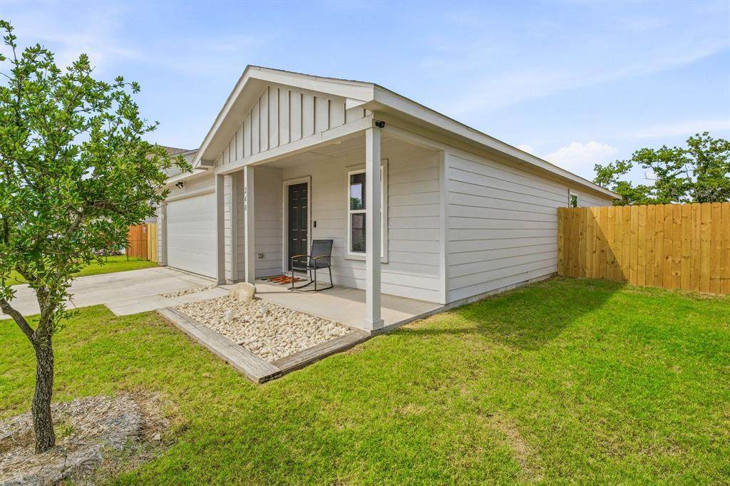 248 Peace Lily Way - Photo 1