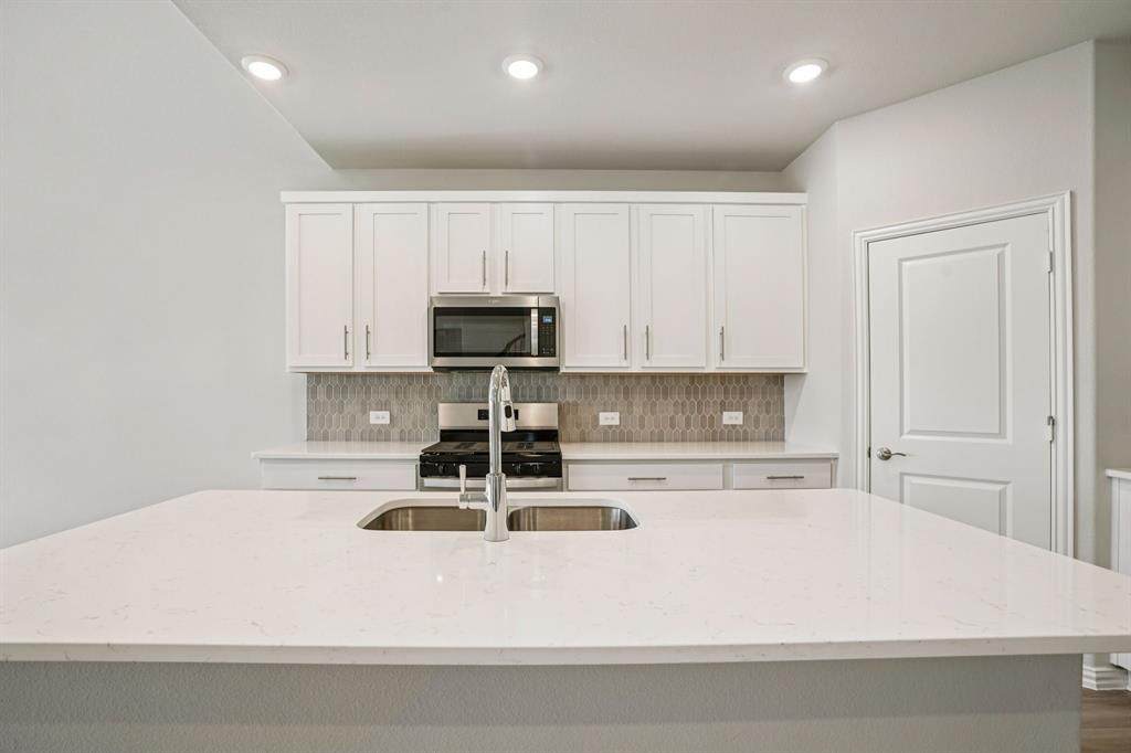 4004 Palestine Drive - Photo 1