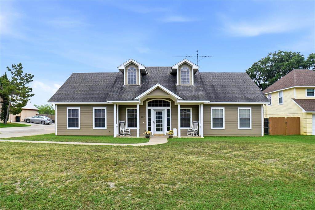 207 Bonita Drive - Photo 1