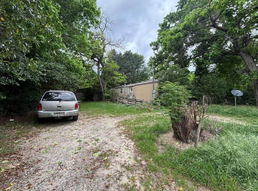 407 Magnolia Street - Photo 1