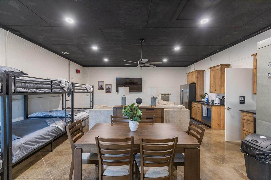 381 N Fm 707 - Photo 1