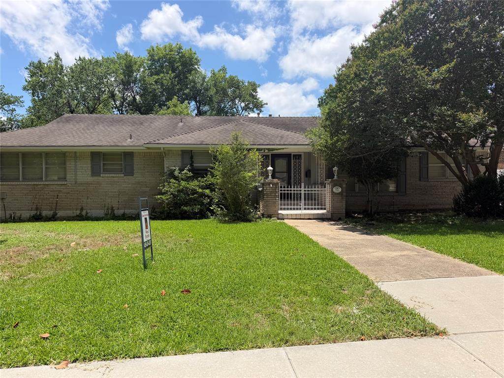 804 Carroll Drive - Photo 1